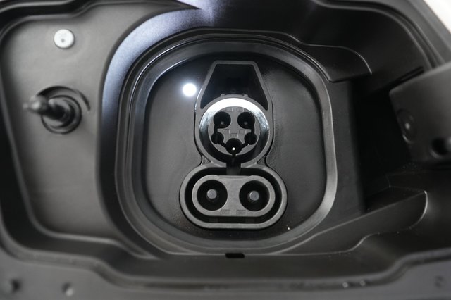 2024 BMW i5 — photo 8 of 20