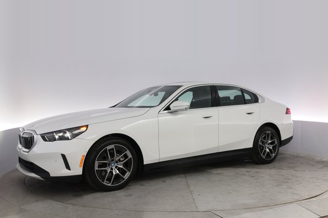 2024 BMW i5 — photo 14 of 20