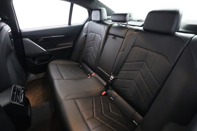 2024 BMW i5 — photo 19 of 20