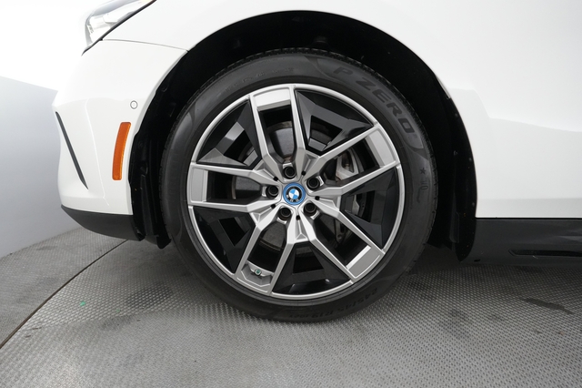 2024 BMW i5