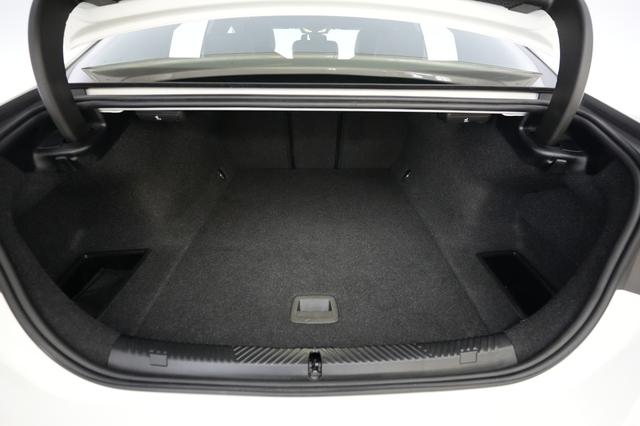 2024 BMW i5 — photo 6 of 20