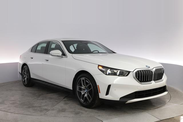 2024 BMW i5 — photo 10 of 20
