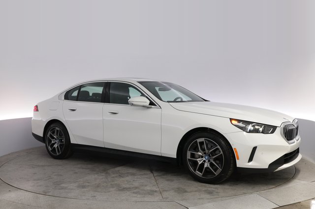 2024 BMW i5 — photo 11 of 20