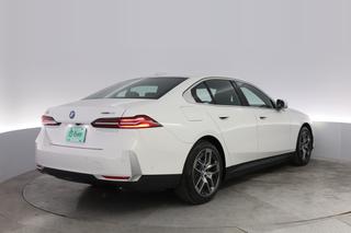 2024 BMW i5 — photo 2 of 20