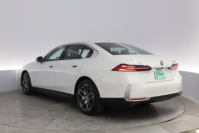 2024 BMW i5