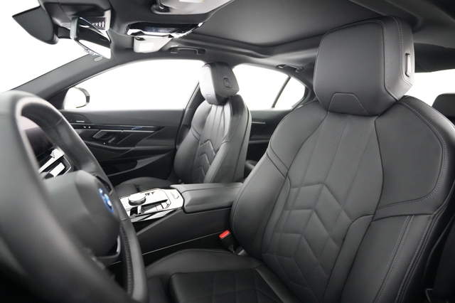 2024 BMW i5
