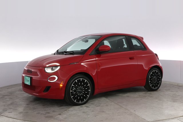 2024 Fiat 500e — photo 14 of 20