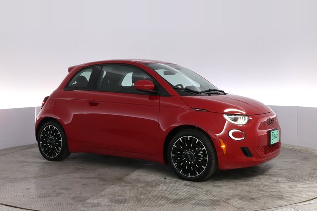 2024 Fiat 500e — photo 11 of 20