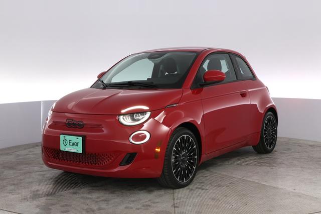 2024 Fiat 500e — VIN ZFAFFAA46RX205771