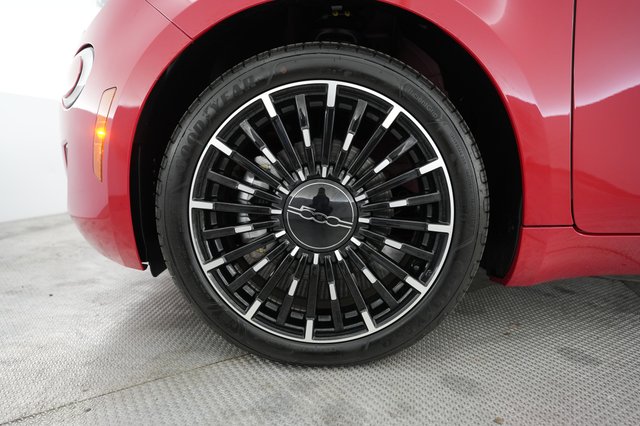 2024 Fiat 500e — photo 15 of 20