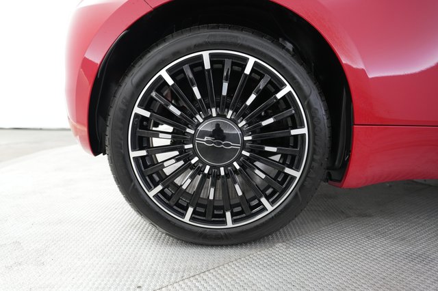 2024 Fiat 500e — photo 17 of 20