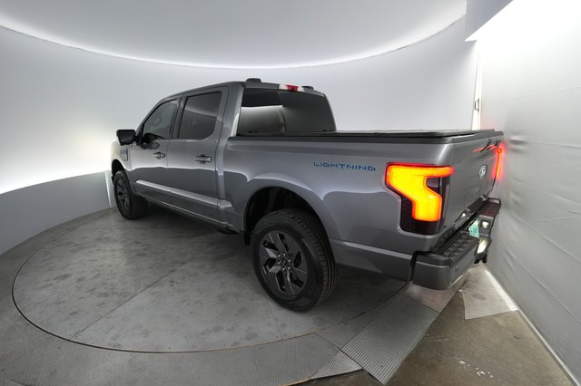 2024 Ford F-150 Lightning — photo 2 of 15