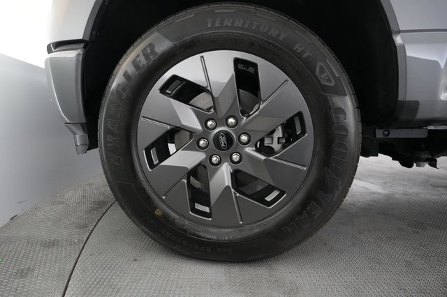 2024 Ford F-150 Lightning — photo 9 of 15