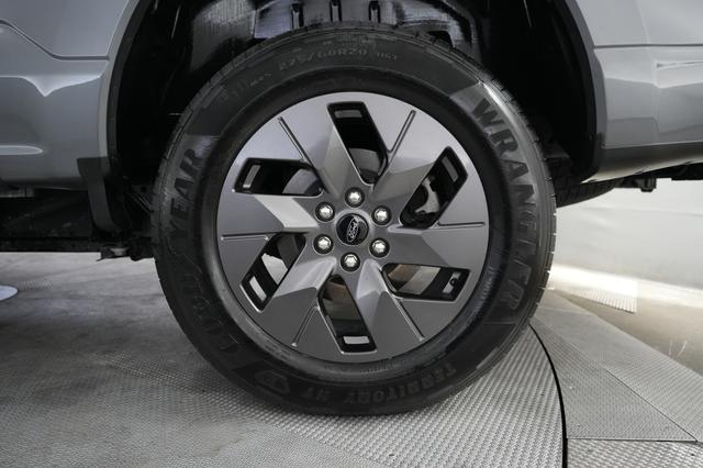 2024 Ford F-150 Lightning — photo 7 of 15