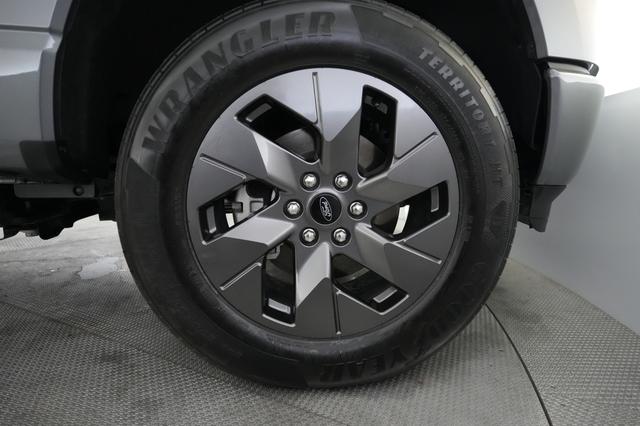 2024 Ford F-150 Lightning — photo 10 of 15