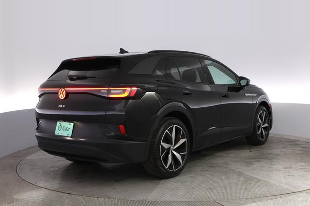 2024 Volkswagen ID.4 — photo 2 of 20