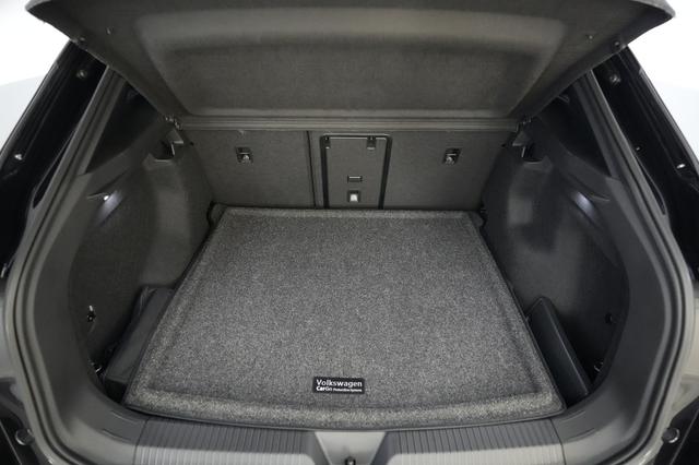 2024 Volkswagen ID.4 — photo 6 of 20