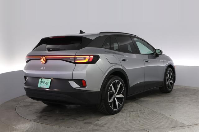 2024 Volkswagen ID.4 — photo 2 of 19