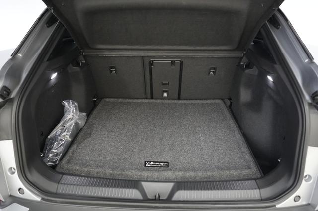 2024 Volkswagen ID.4 — photo 6 of 19