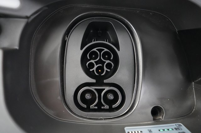 2024 Volkswagen ID.4 — photo 8 of 19