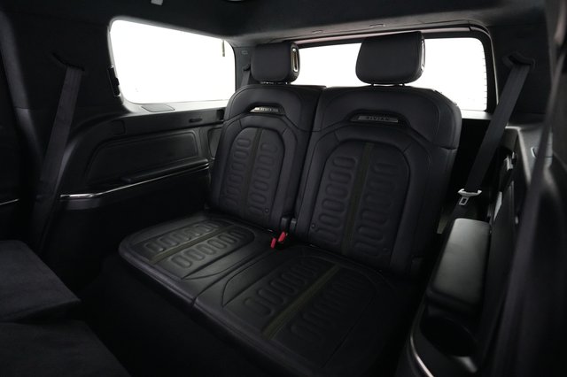 2024 Rivian R1S — photo 20 of 22