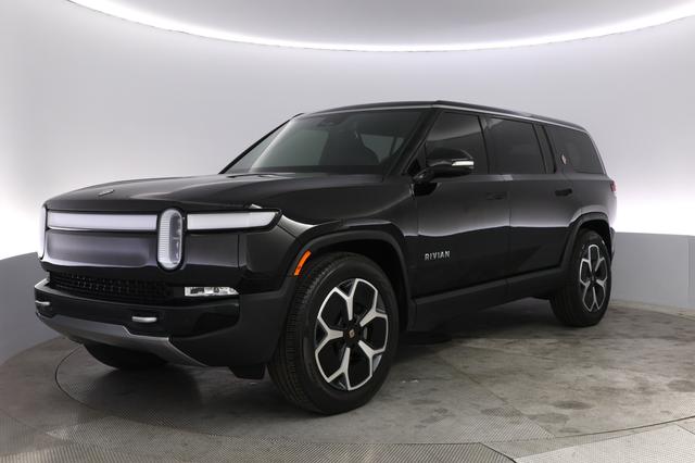 2024 Rivian R1S — VIN 7PDSGCBA1RN035635