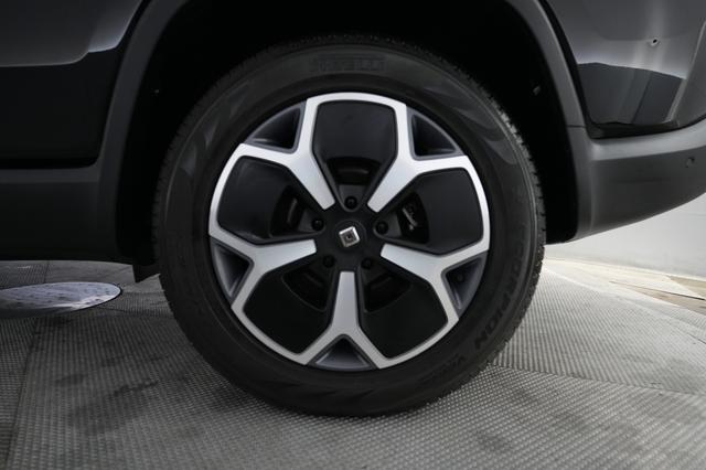 2024 Rivian R1S — photo 7 of 22