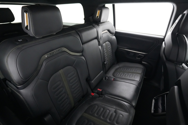 2024 Rivian R1S
