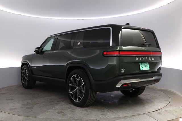 2024 Rivian R1S — photo 13 of 26