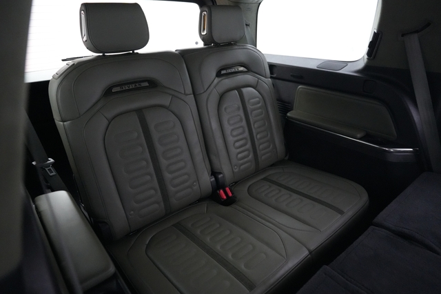 2024 Rivian R1S