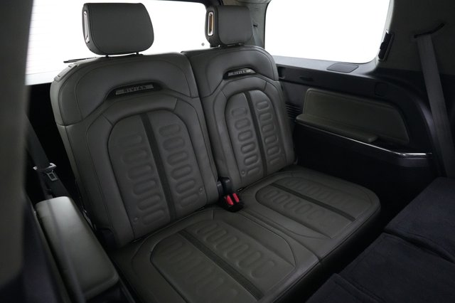 2024 Rivian R1S — photo 21 of 26