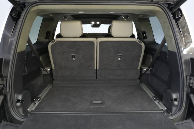 2024 Rivian R1S — photo 6 of 26