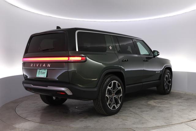 2024 Rivian R1S — photo 2 of 26