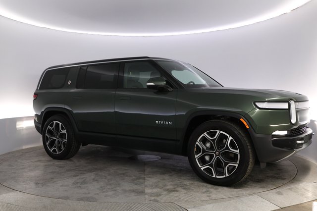 2024 Rivian R1S — photo 11 of 26