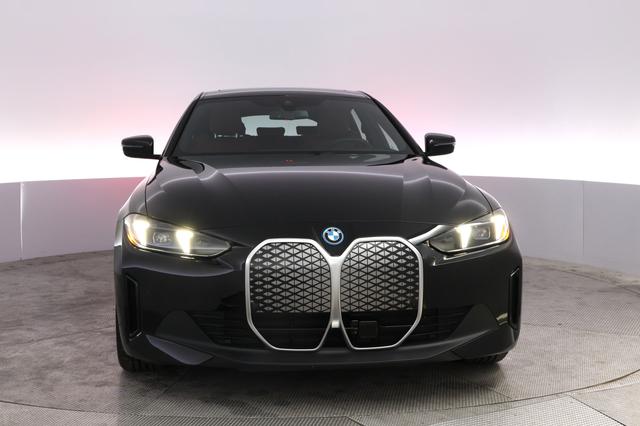 2025 BMW i4 — photo 9 of 20