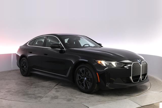 2025 BMW i4 — photo 10 of 20