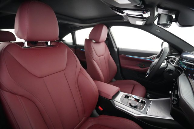 2025 BMW i4 — photo 18 of 20