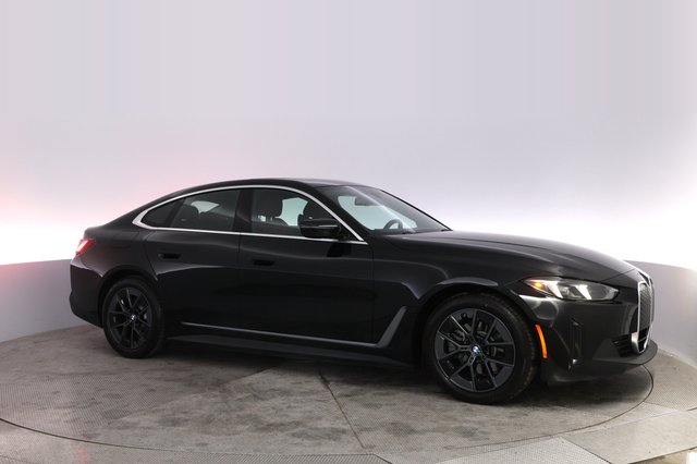 2025 BMW i4 — photo 11 of 20