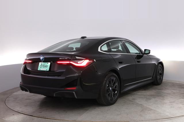 2025 BMW i4 — photo 2 of 20
