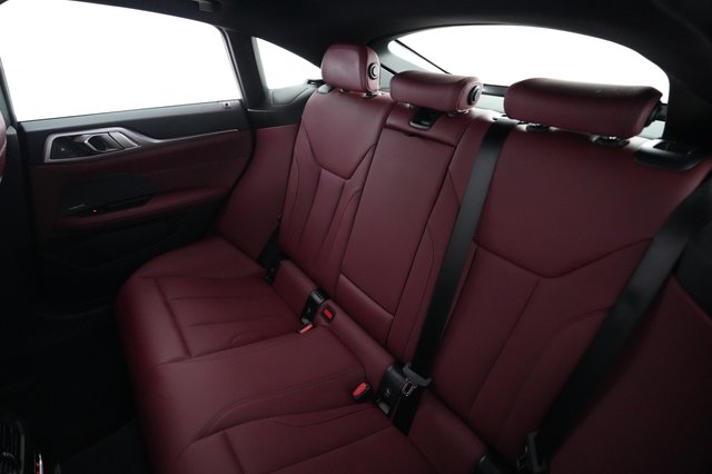 2025 BMW i4 — photo 19 of 20