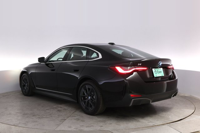 2025 BMW i4 — photo 13 of 20