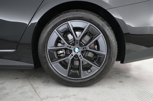 2025 BMW i4