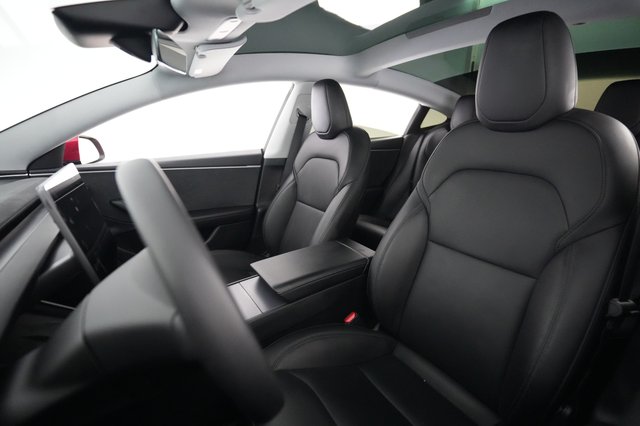 2025 Tesla Model 3 — photo 3 of 23