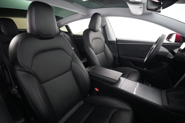 2025 Tesla Model 3 — photo 18 of 23