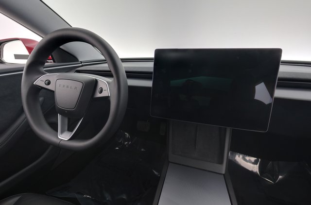 2025 Tesla Model 3 — photo 20 of 23