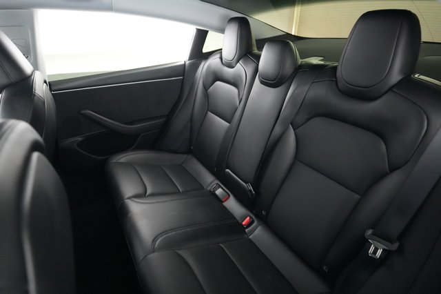 2025 Tesla Model 3 — photo 19 of 23