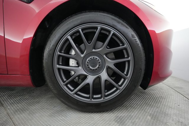 2025 Tesla Model 3 — photo 16 of 23