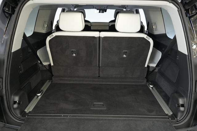2025 Rivian R1S — photo 6 of 23