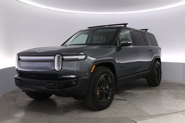 2025 Rivian R1S — VIN 7PDSGBBA3SN061296