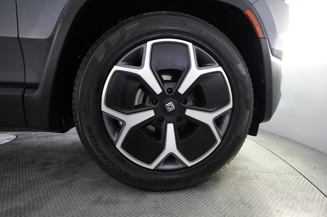 2023 Rivian R1T — photo 16 of 21